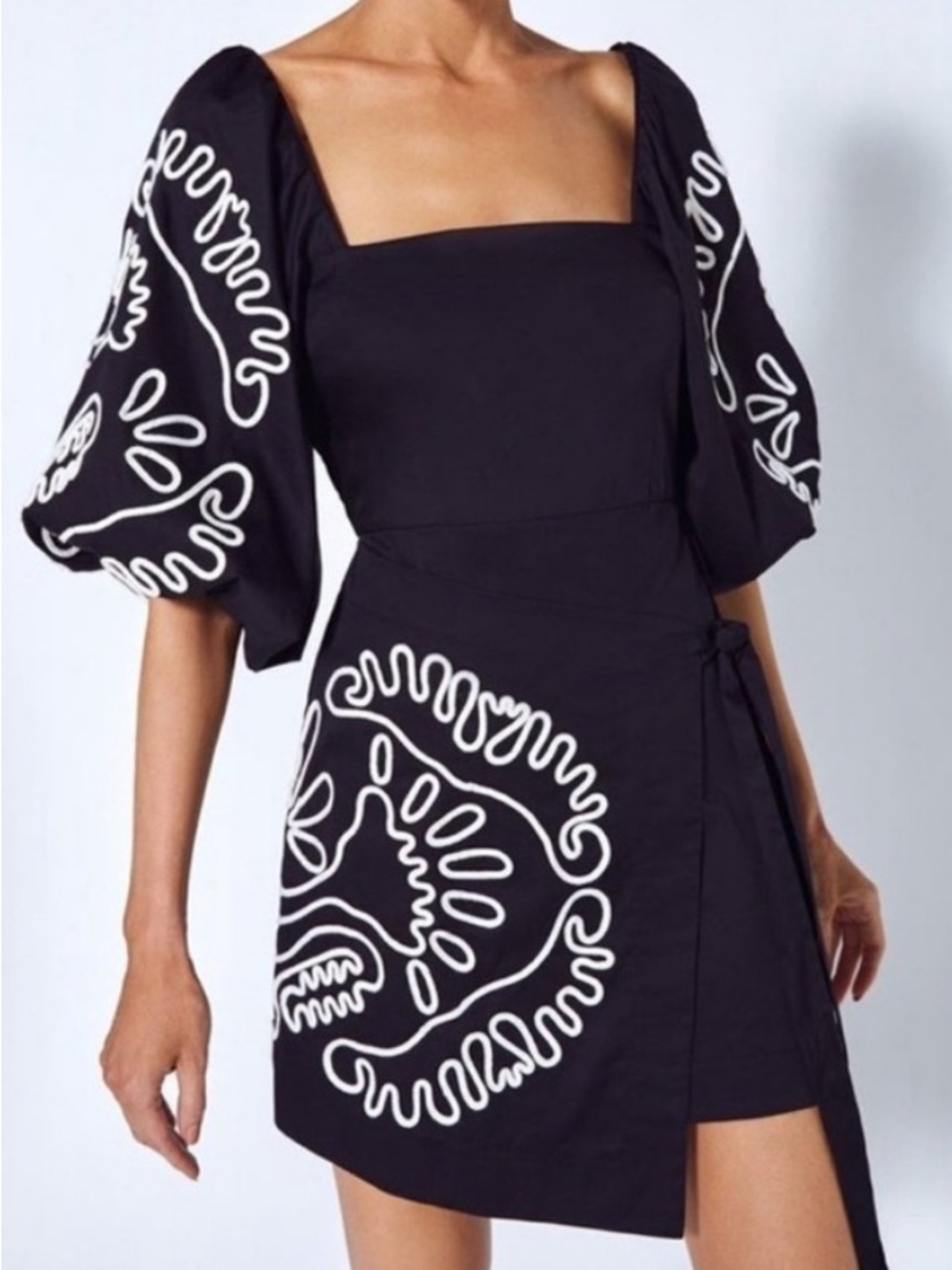 ALEXIS Vallini Wrap-Skirt Mini Dress Black White Rope Embroidered Puff Sleeve, L